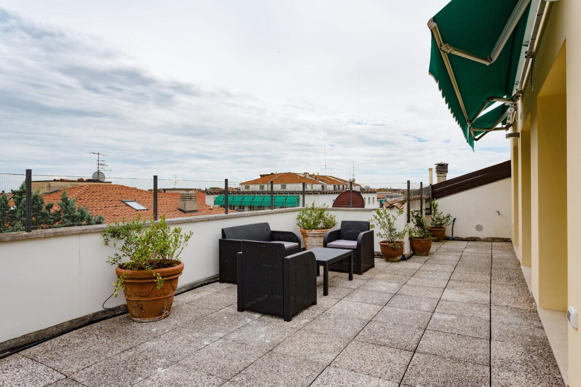 Amazing Flat With Big Terrace And Private Car Park Apartamento Verona Exterior foto